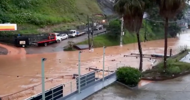 14 sirenes alertaram para o risco de temporais Reprodução/TV Band Rio