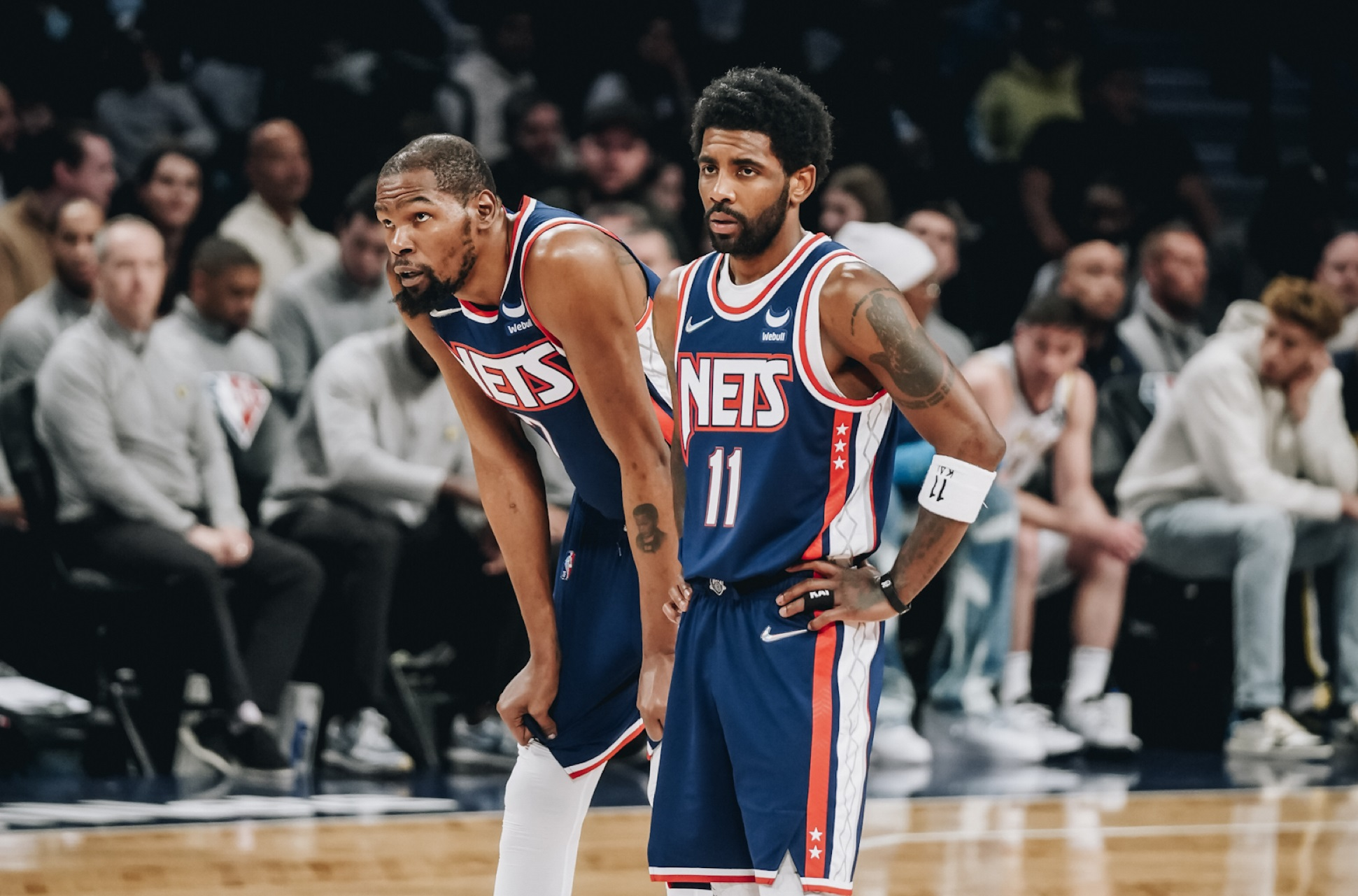 Kevin Durant e Kyrie Irving, as estrelas do sétimo colocado Brooklyn Nets Divulgação/Brooklyn Nets