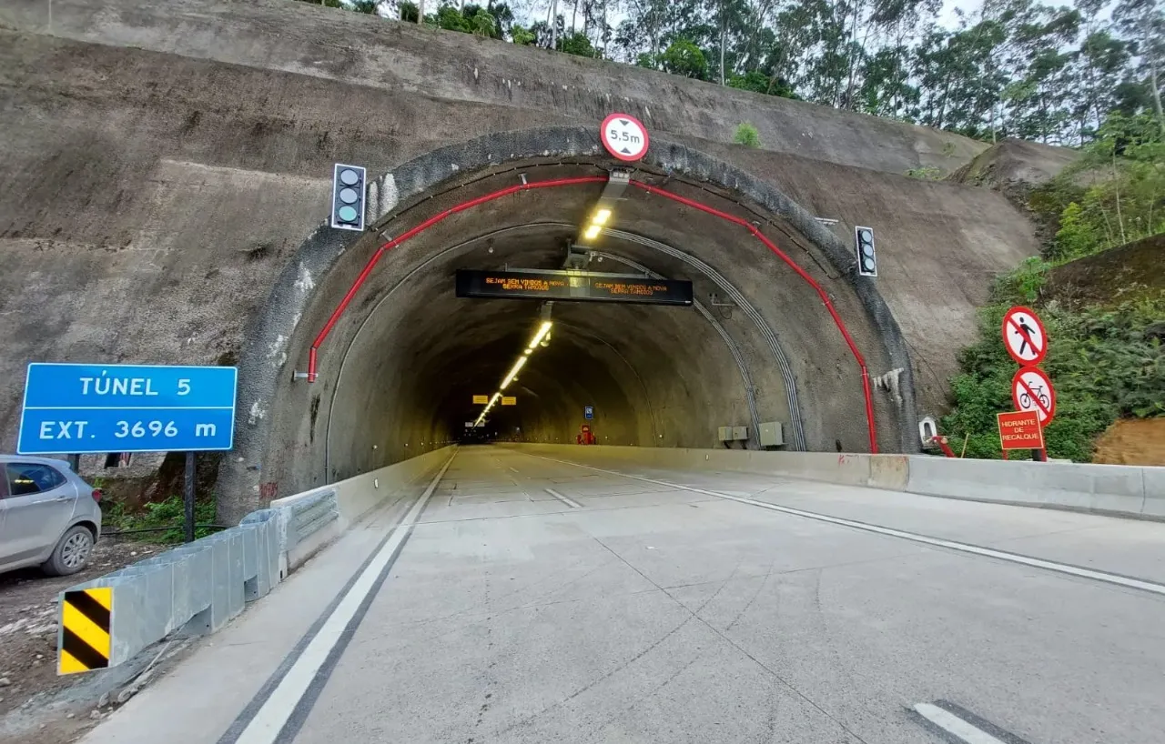 O novo trecho de serra conta com 22 km de túneis e viadutos ao Litoral Norte