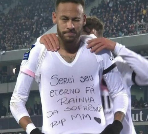 Neymar marca gol e faz homenagem para Marília Mendonça