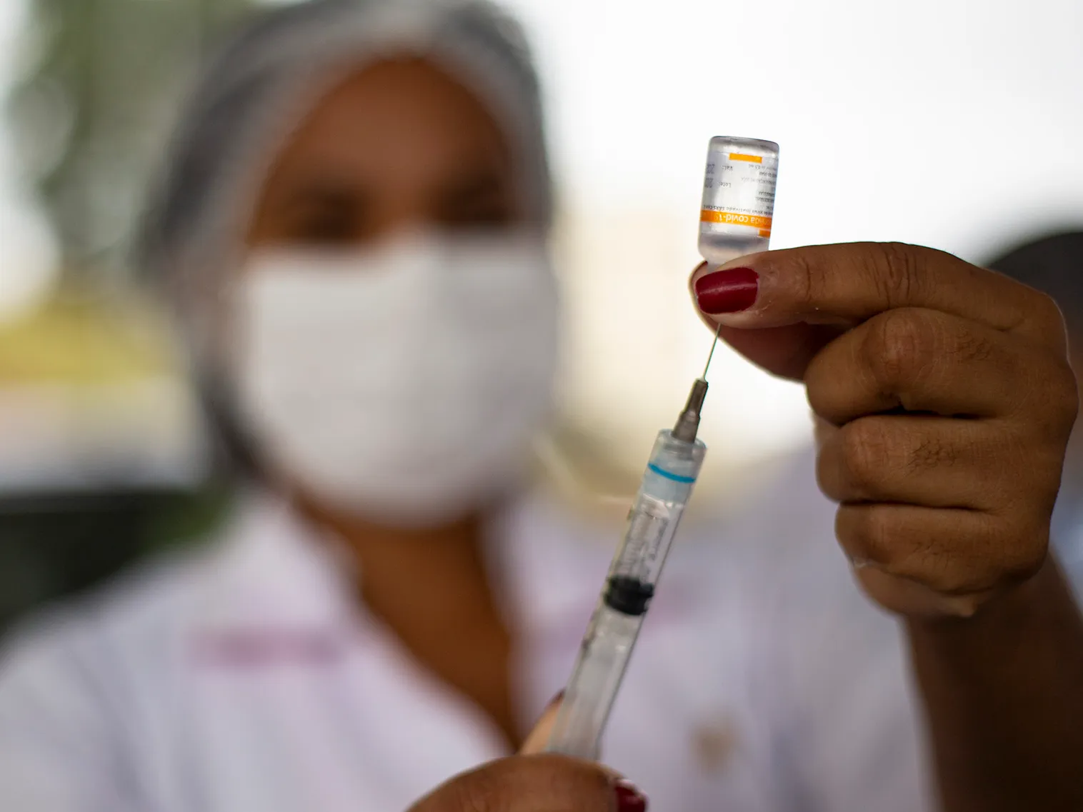Vacinação contra Covid-19 em pessoas com 65 e 66 começa hoje em SP