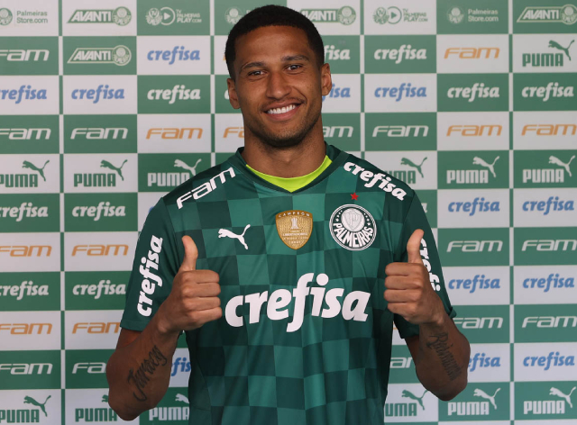 Murilo na apresentação pelo Palmeiras