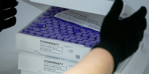 Doses da Pfizer precisam ser mantidas congeladas para a conservação Reprodução