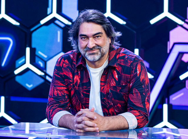 Zeca Camargo estreia 1001 Perguntas, novo game show da Band