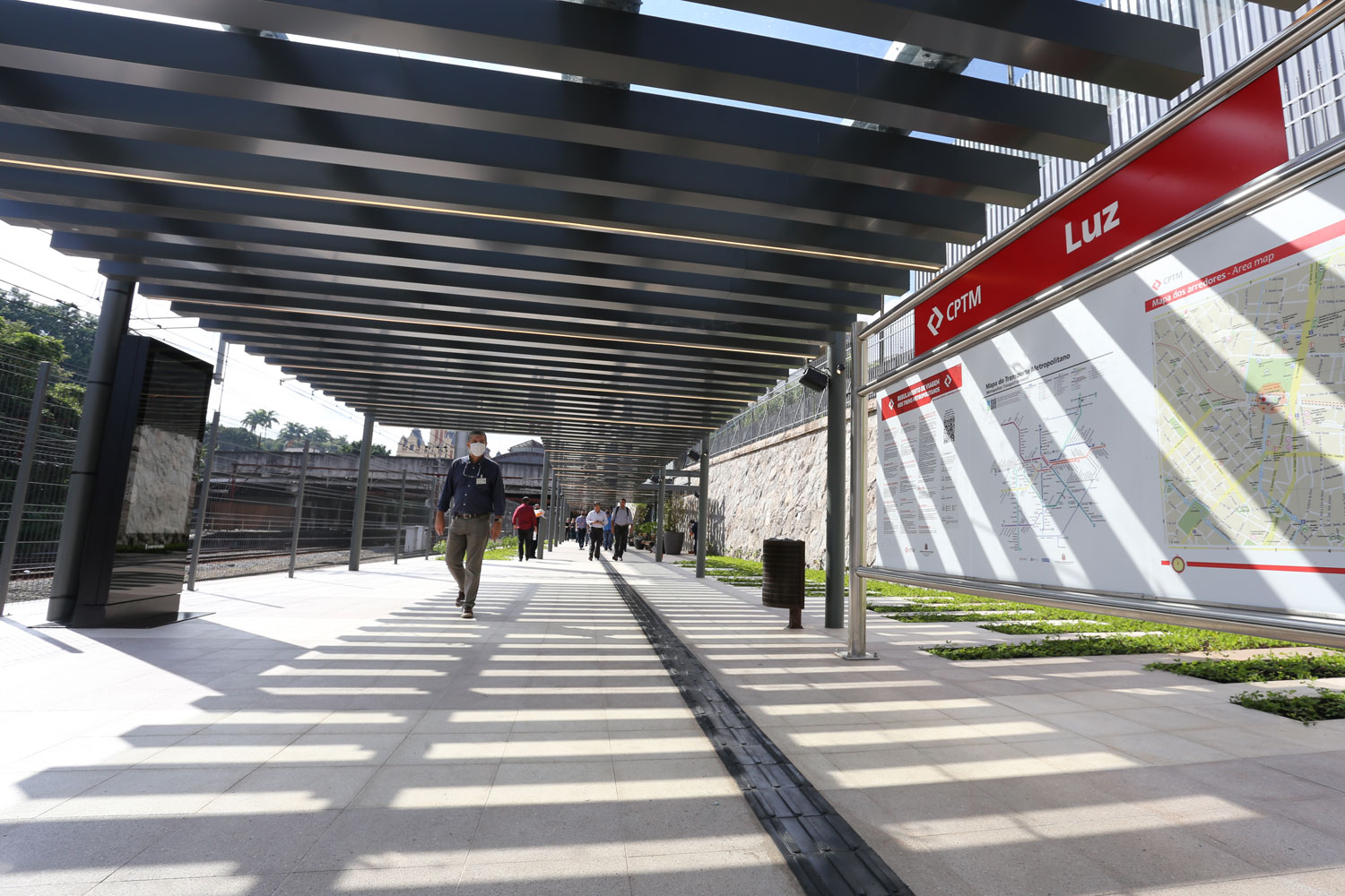 Passarela interliga a Estação da Luz da CPTM e a Sala São Paulo GESP