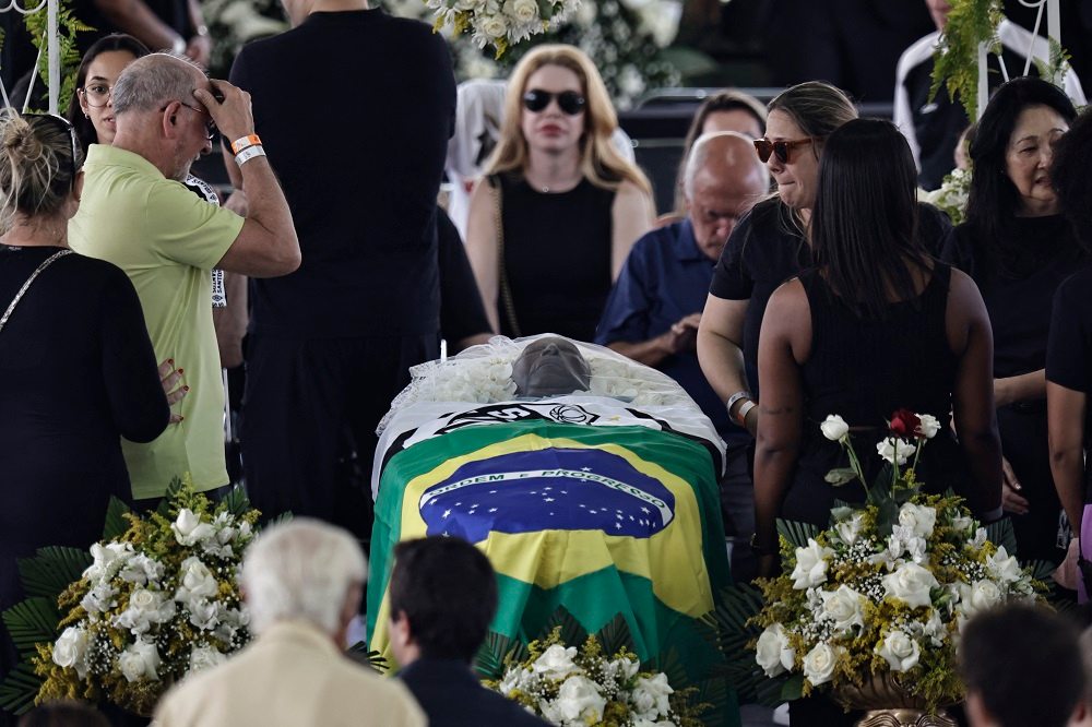 Velório de Pelé é realizado no gramado da Vila Belmiro Ueslei Marcelino/Reuters