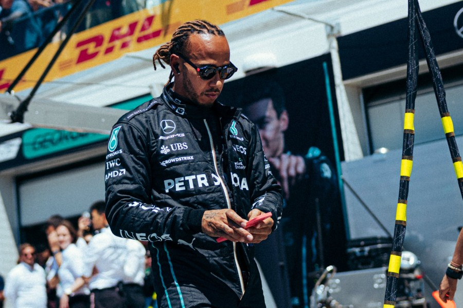 Mercedes, F1 e FIA repudiam declarações racistas após entrevista de Piquet