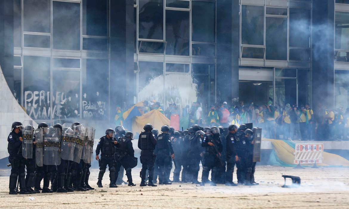 Moraes proíbe a entrada de ônibus com manifestantes no DF Marcelo Camargo/Agência Brasil