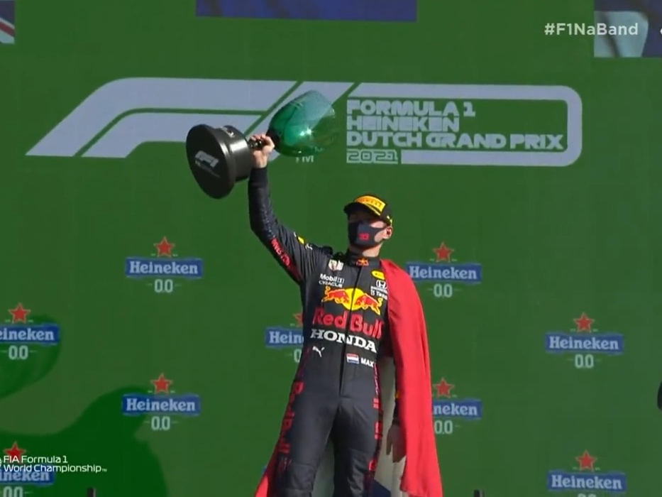 Max Verstappen comemora vitória no GP da Holanda de 2021