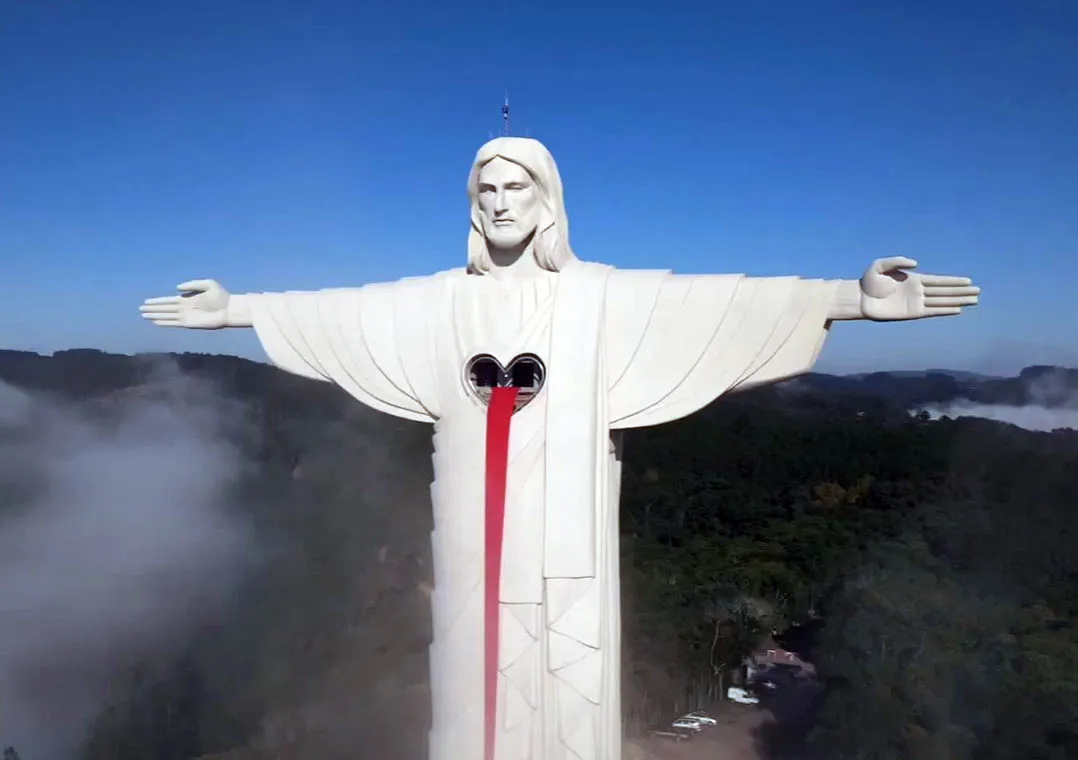 Construção da maior estátua de Cristo do Brasil, em Encantado (RS), é finalizada