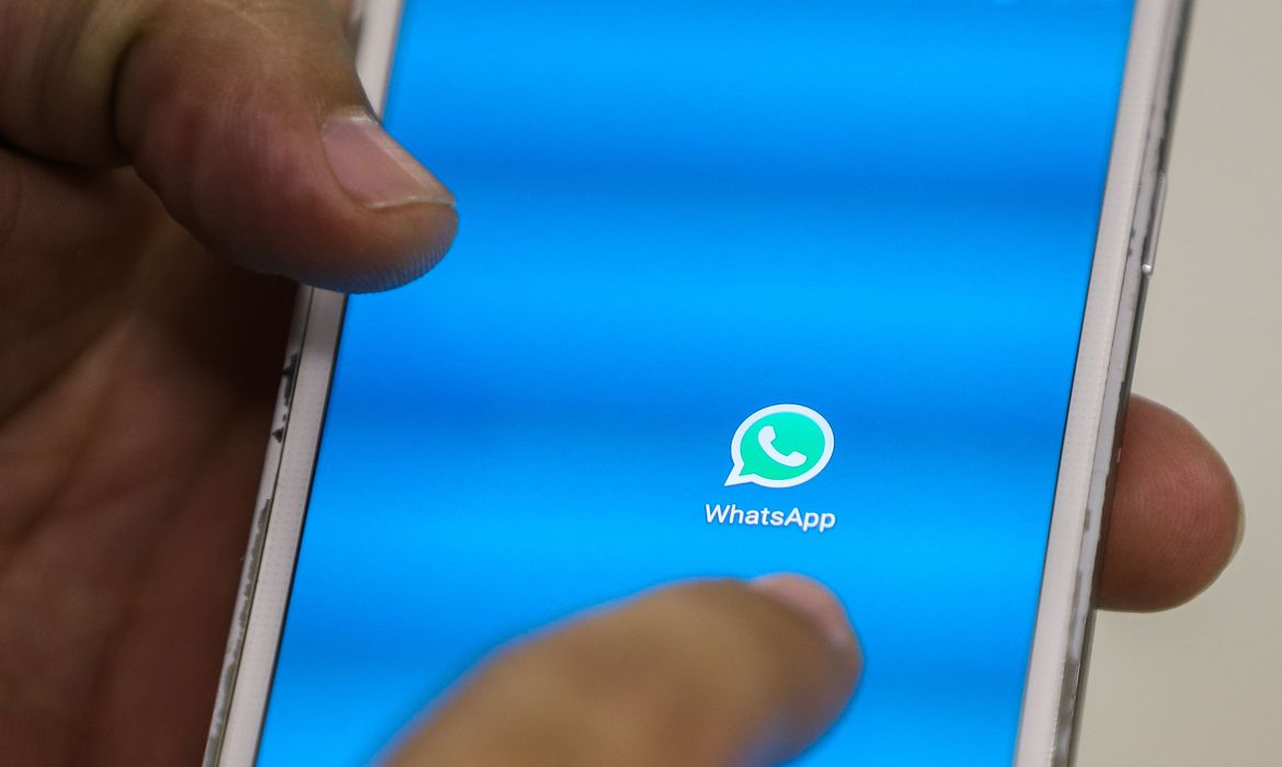 TSE fecha parceria com WhatsApp para barrar disseminação de notícias falsas