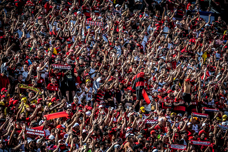 Torcida do Flamengo no Centenário de Montevidéu 
