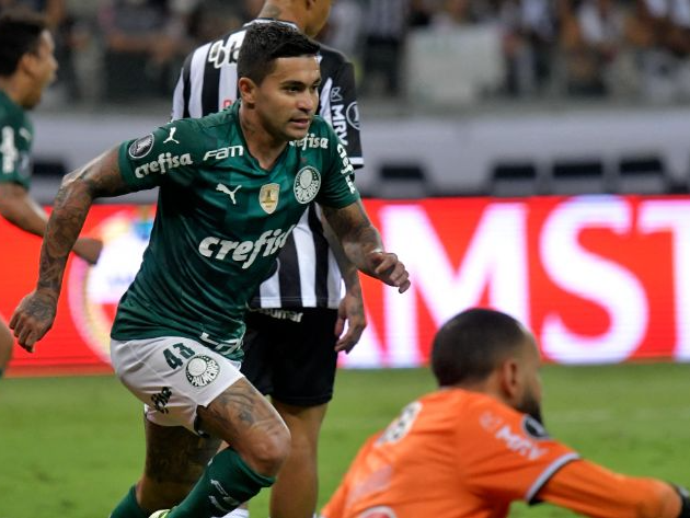 Palmeiras arranca empate com o Vasco em jogo animado no Maracanã