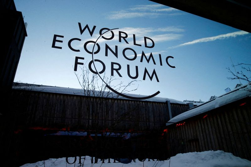 Mundo tem um novo bilionário a cada 30 horas, diz ONG na abertura de Davos
