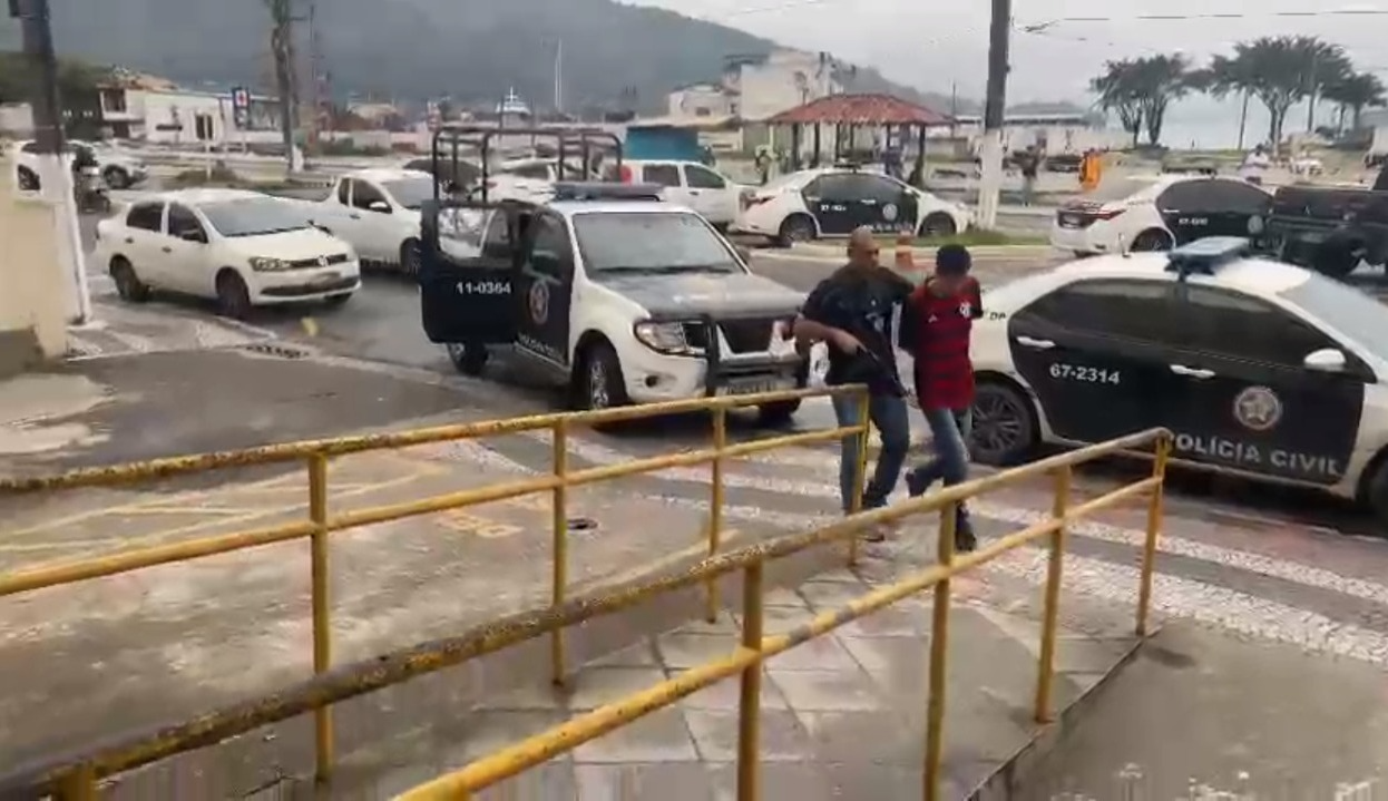 Homem é preso suspeito de matar amigo por causa de dívida, em Angra dos Reis Polícia Civil