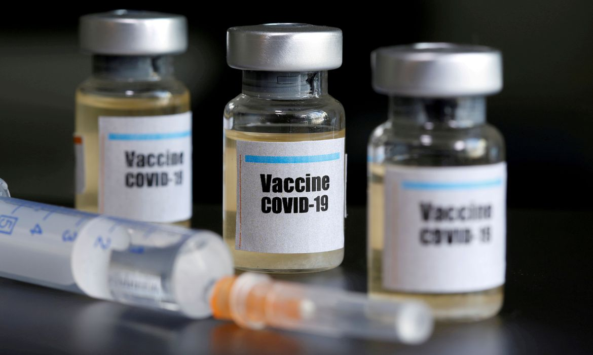 Brasil tem desaceleração da cobertura vacinal contra a Covid-19