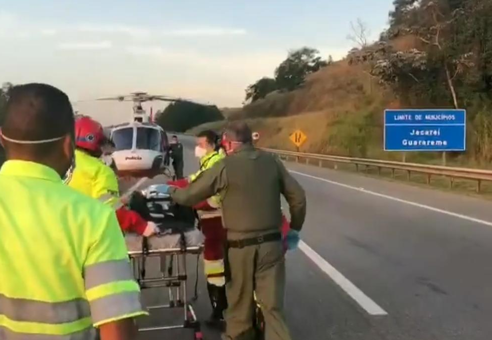 Criança de dois anos foi socorrida em estado grave após acidente na Carvalho Pinto Divulgação/Polícia Militar