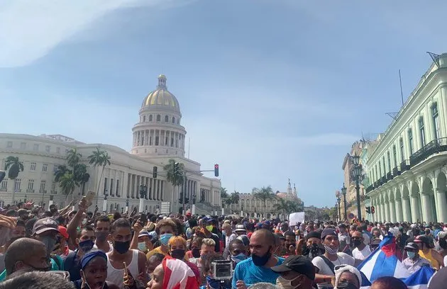 Protestos se espalharam por mais 20 cidades cubanas após a propagação dos atos na internet