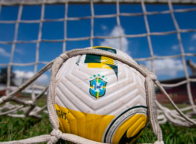 Liga tenta dar mais poder aos clubes no futebol brasileiro
