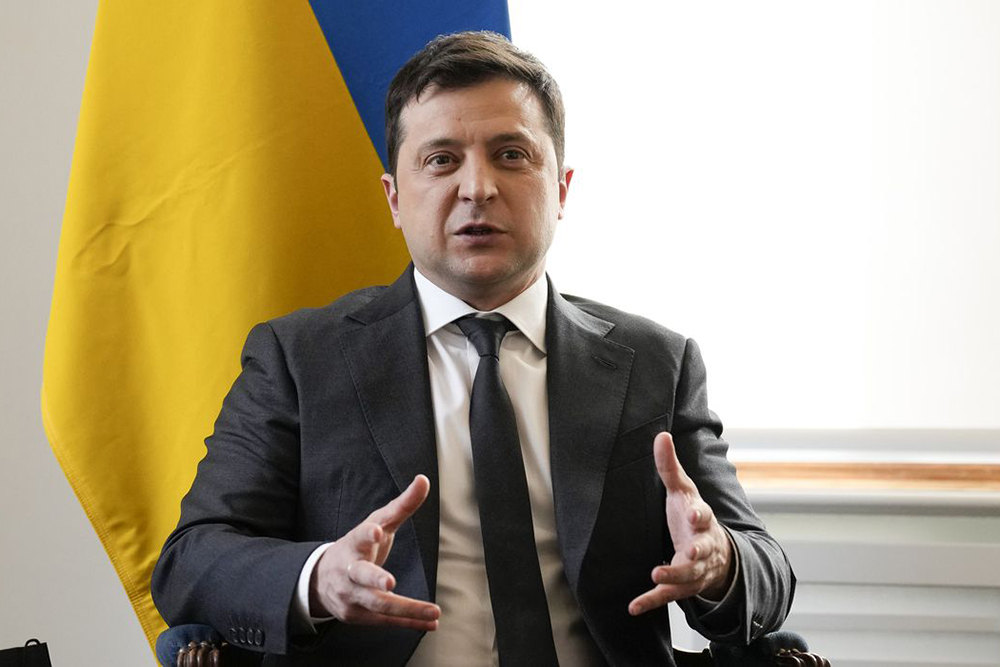 Zelensky também fez um apelo por novos armamentos. Foto: Reuters