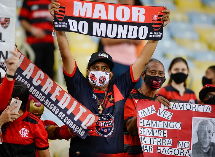 Torcida do Flamengo marcando presença no Maracanã