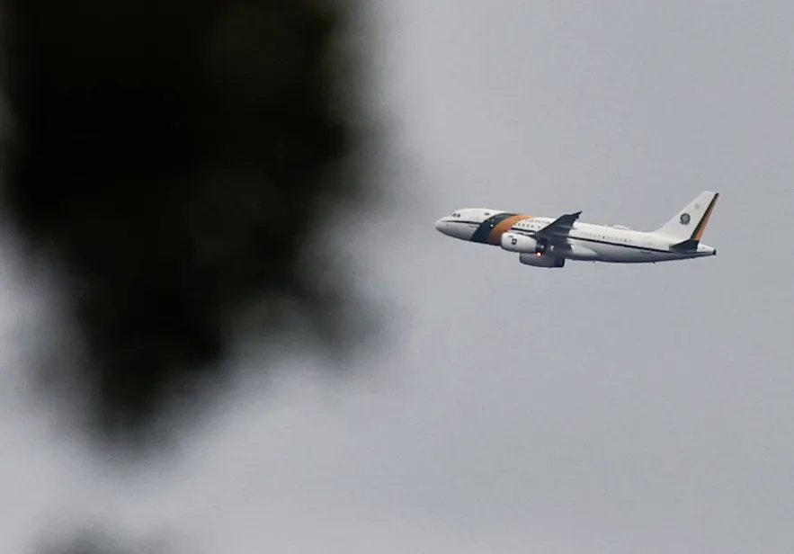 Com avião da FAB na Flórida, Bolsonaro se prepara para voo rumo