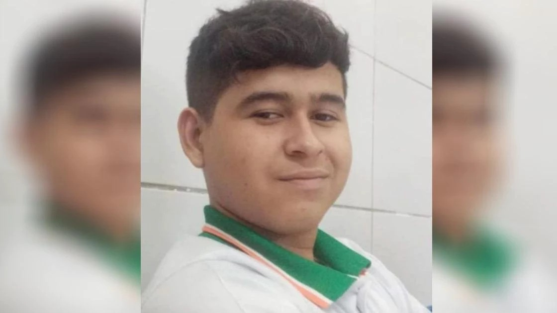  Júlio César de Souza Alves, de 15 anos, assassinado por colega de escola Reprodução