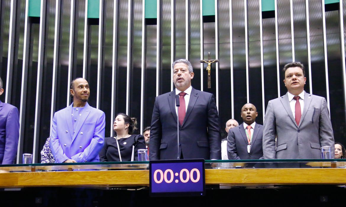 No discurso de agradecimento, Lewis Hamilton afirmou estar honrado. Foto: Câmara dos Deputados