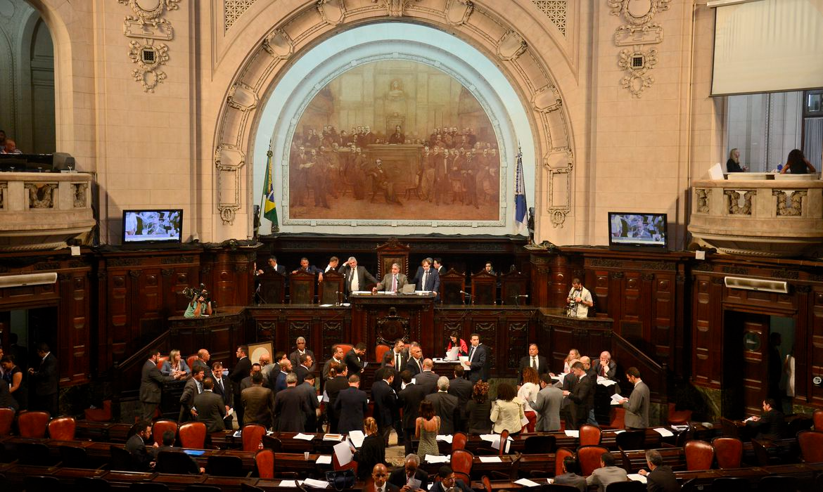 Gastos de deputados com combustível totalizam R$ 1,7 milhão. Foto: Tânia Rêgo/Agência Brasil