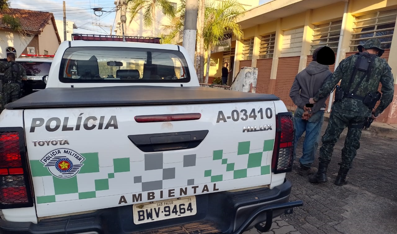 O homem foi preso e permanece à disposição da Justiça Divulgação/ PM Ambiental