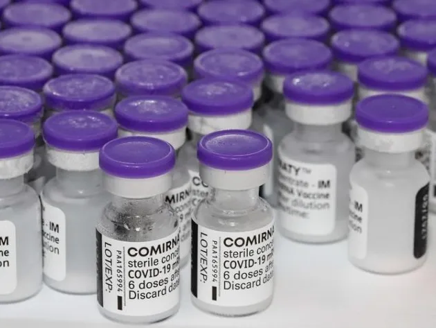Chegada de vacinas da Pfizer será intensificada até 1º de agosto; Covas entregou doses da AstraZeneca.