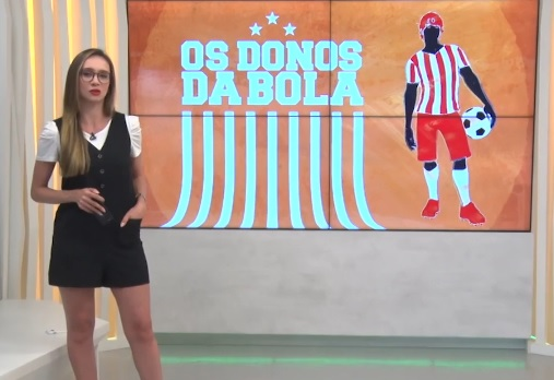 Andressa Lopez comandou Os Donos da Bola Vale Reprodução/TV Band Vale