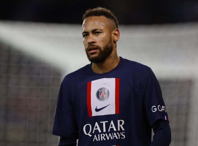 PSG coloca Neymar de volta no mercado de transferências, diz jornal espanhol Sarah Meyssonnier/Reuters