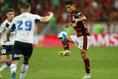 Camisa 35 do Fla é desejado por Real Madrid, Liverpool e Manchester United Gilvan de Souza / Flamengo