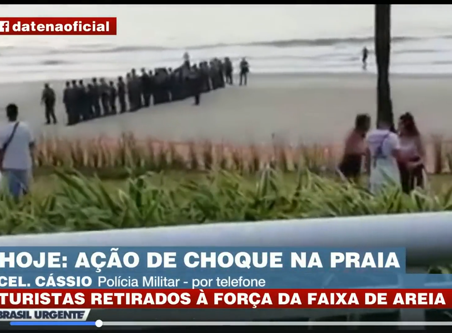 Aglomeração na faixa de areia faz PM local dispersar turistas em Bertioga Reprodução/Brasil Urgente