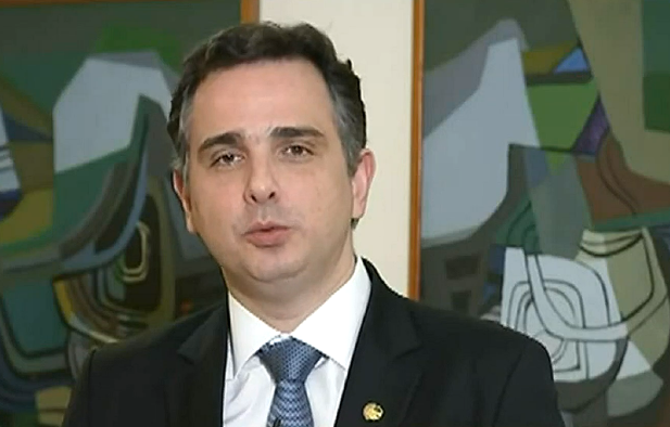 No pronunciamento, Pacheco defendeu a democracia e o diálogo entre os três poderes. Foto: Reprodução/TV Senado