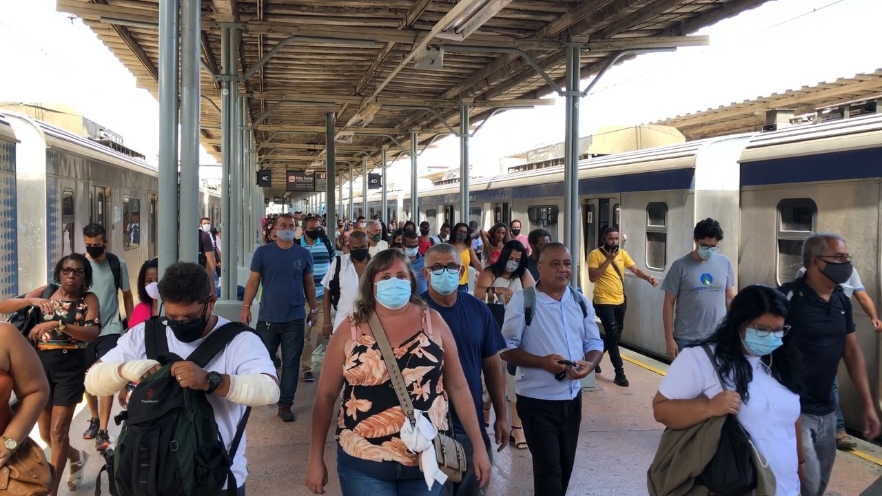 Passageiros voltam a enfrentar transtornos nos trens da SuperVia