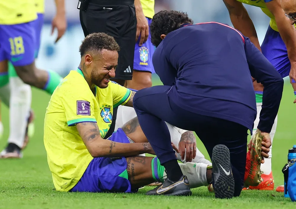 Neymar se lesiona em estreia da Seleção Brasileira