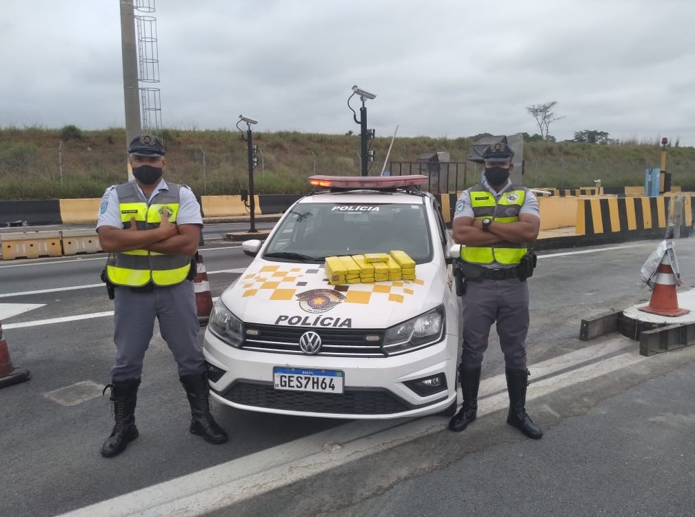 PRE apreende 9,5 quilos de maconha em operação na Carvalho Pinto, em Caçapava Divulgação/PRE