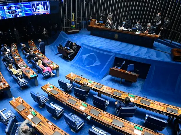 Bolsonaro anunciou aumento no salário de funcionários públicos federais