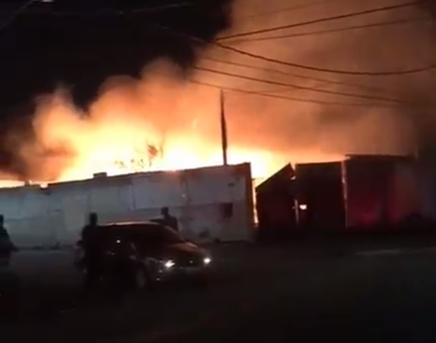 Incêndio em vegetação assusta moradores na zona sul de São José dos Campos Reprodução/Pelo Bem de São José