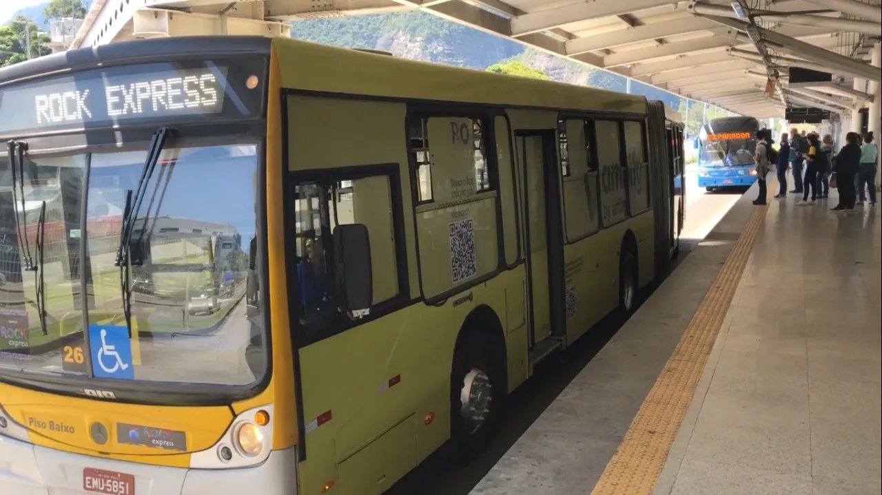 Prefeitura vai alugar 30 ônibus do Rock Express para criar serviços  especiais | Rádio BandNews Rio de Janeiro FM