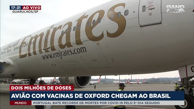 Avião com carga de vacinas indianas em SP Reprodução TV