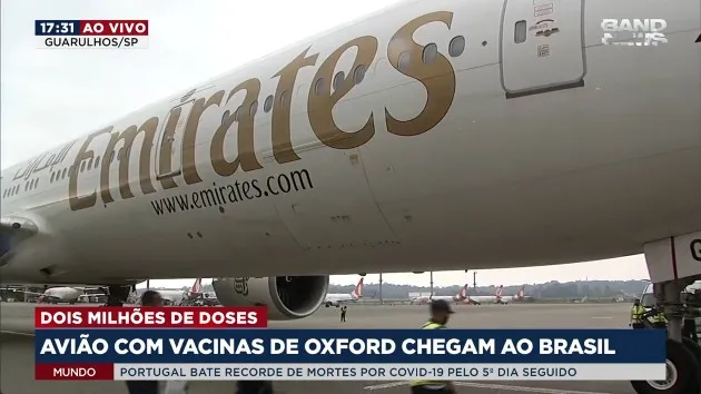 Avião com carga de vacinas indianas em SP