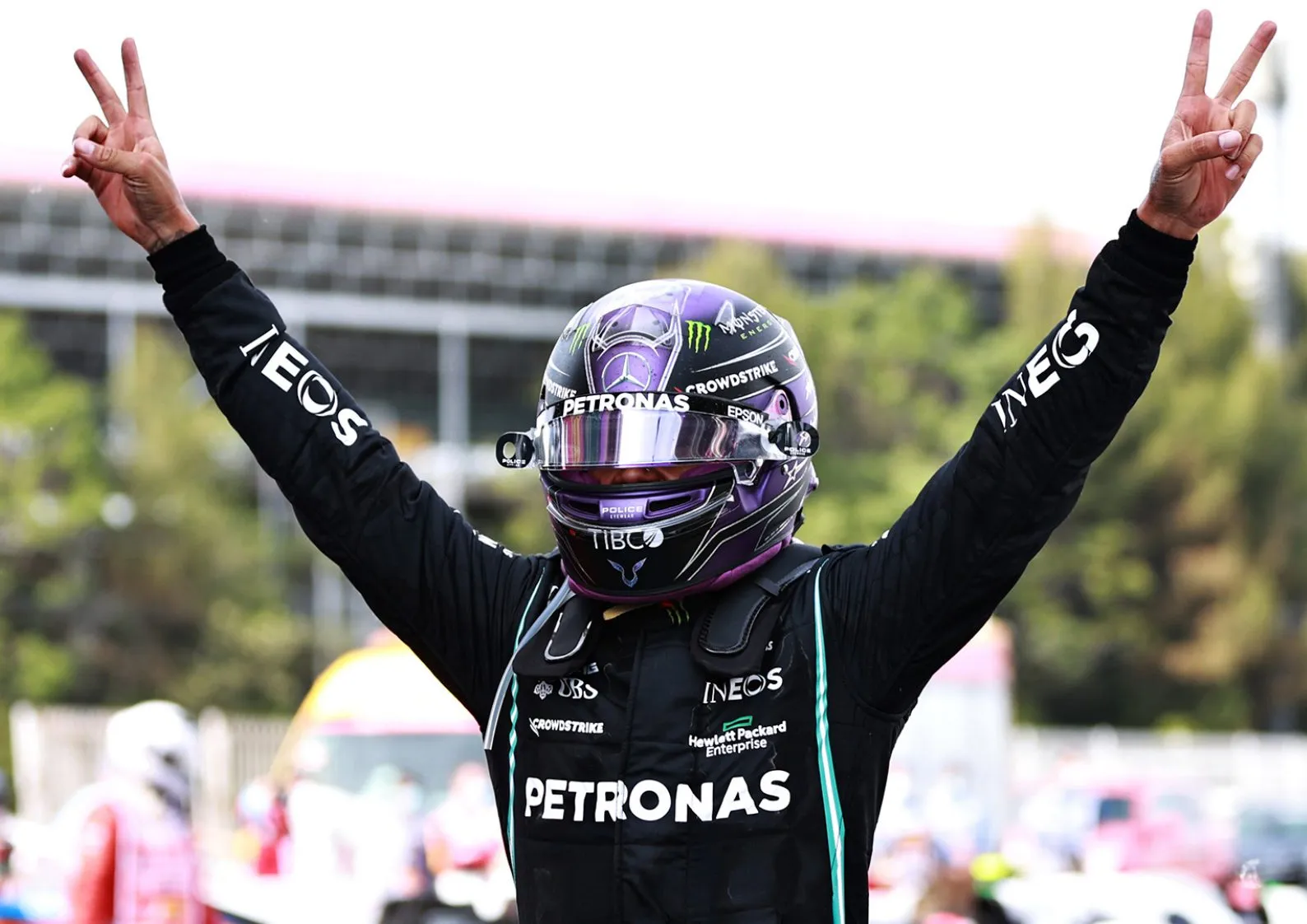 Lewis Hamilton dispara como líder do ranking da F1 após vitória na Espanha