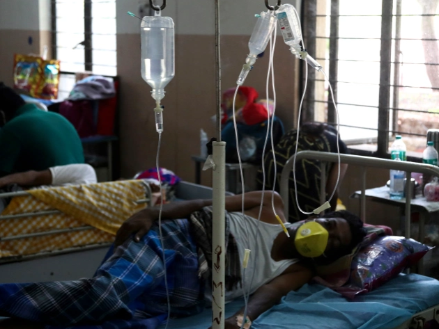 Pacientes indianos infectados com 'fungo negro' são tratados em hospital público de Hyderabad Mahesh Kumar/AP