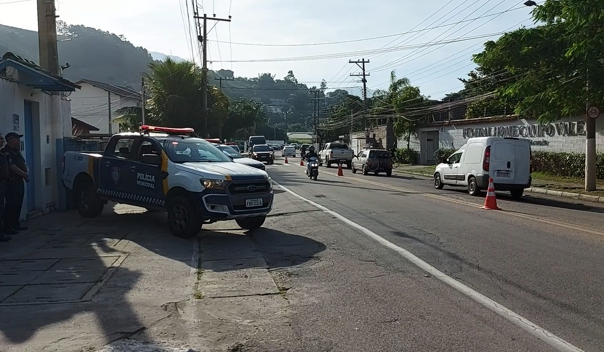 O enterro ocorre ás 17h10 no cemitério municipal de São Sebastião Conrado Balut/ TV Band Vale