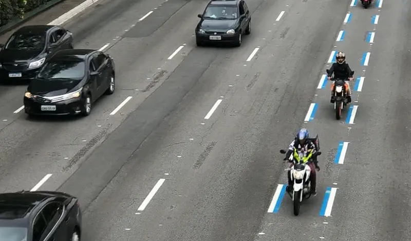 Faixa Azul é ampliada em São Paulo para motos