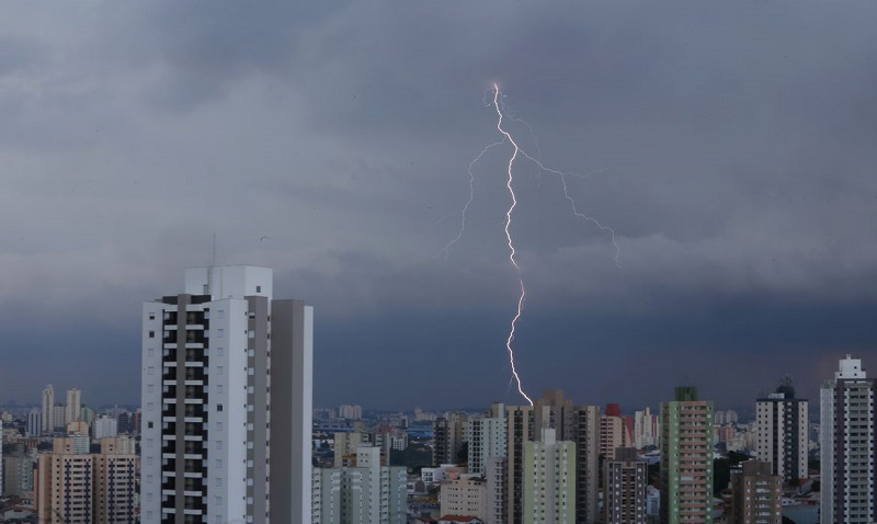 Fortes chuvas deixam estragos e mortes em São Paulo