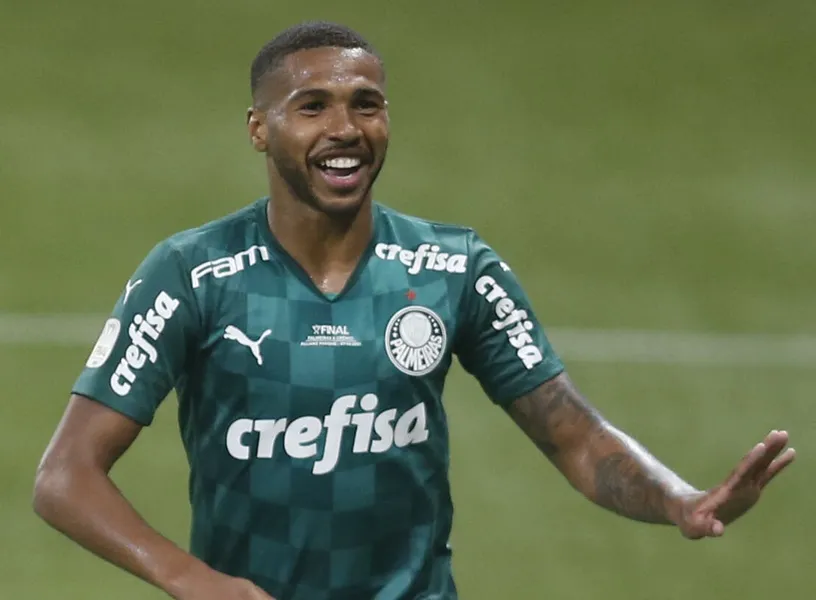 Wesley comemora o primeiro gol do Palmeiras contra o Grêmio